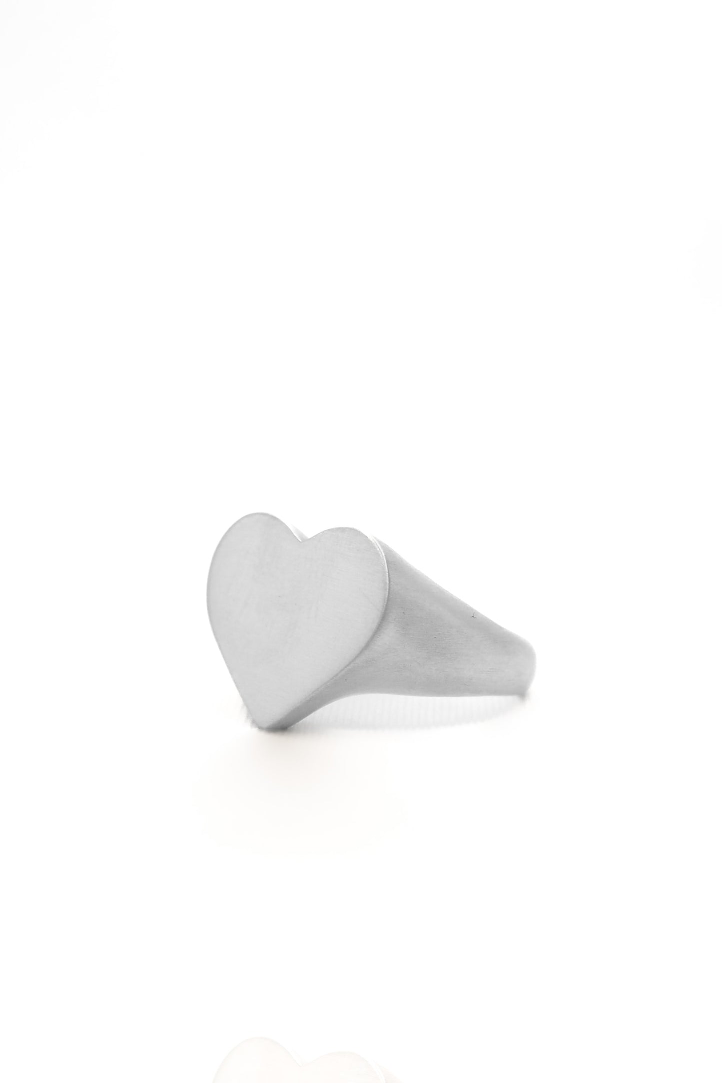 Cordelia Signet Ring image 3