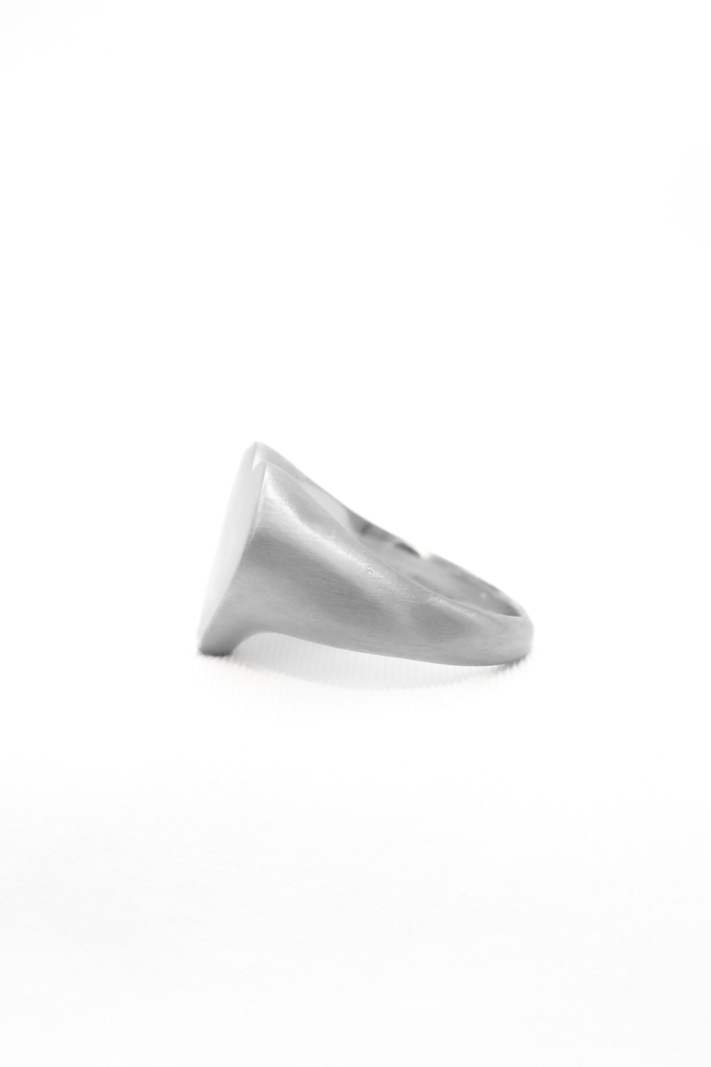 Cordelia Signet Ring image 2